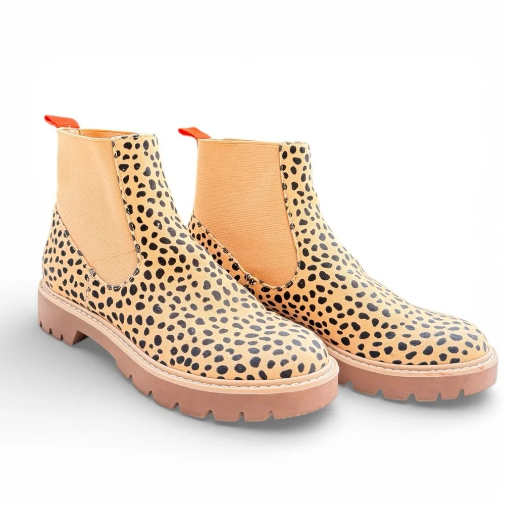 Dolce Vita Chelsea Boots Women Leopard Print Ankle Pull-On Lug Sole Size 7 NWT